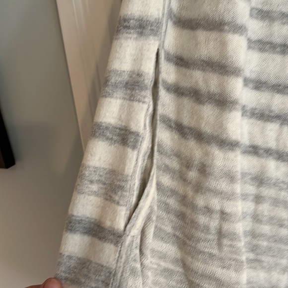 Minnie Rose open cardigan wrap white stripe, sz M - Picture 4 of 8